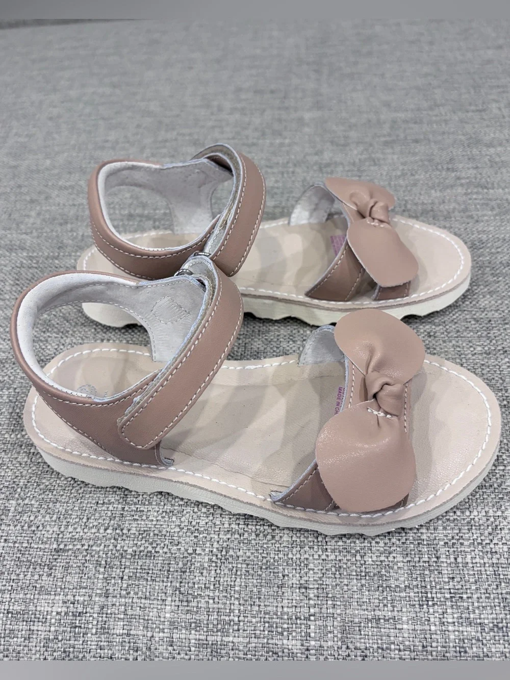 L'Amour Taupe Bow Strap Kids Sandals NWOT